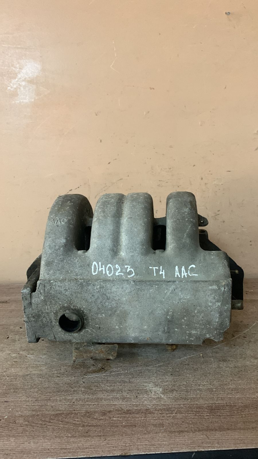 Volkswagen Transporter T4 1991-1996 Коллектор впускной для VW Transporter T4 1991-1996 (2.0 ACC) 044133223B