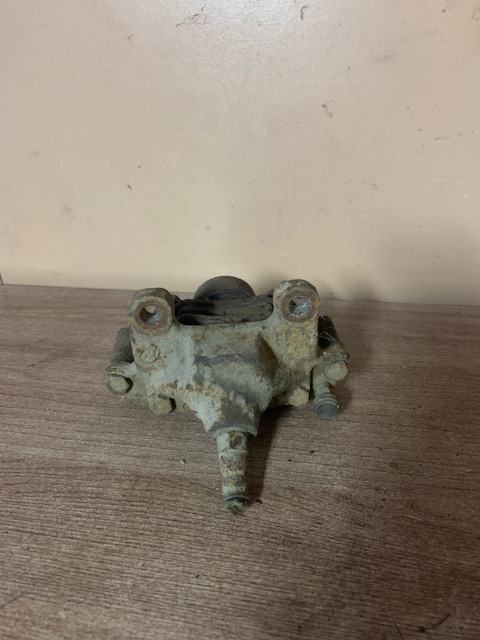 Суппорт задний правый для Mercedes Benz W124 1984-1993 W202 1993-2000;W124 1984-1993;W201 1982-1993;W124 E-Klasse 1993-1995 ( 2014200383)