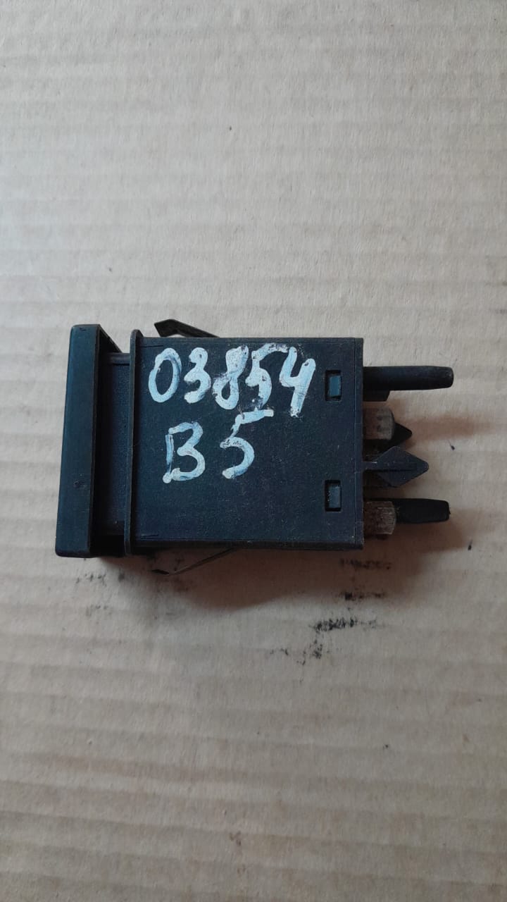 Volkswagen Passat B5 2000-2005 Кнопка обогрева заднего стекла VW PASSAT 98-05 6 контактов (3B0959621C_