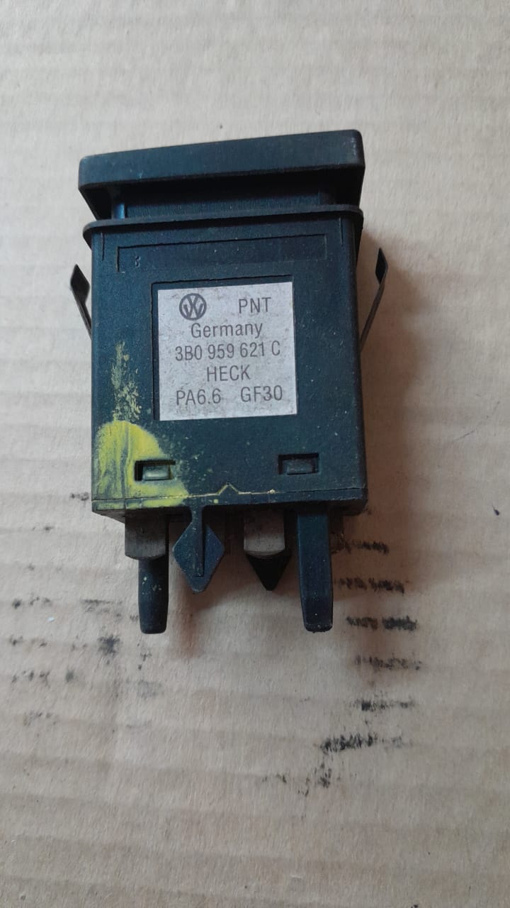 Volkswagen Passat B5 2000-2005 Кнопка обогрева заднего стекла VW PASSAT 98-05 6 контактов (3B0959621C_
