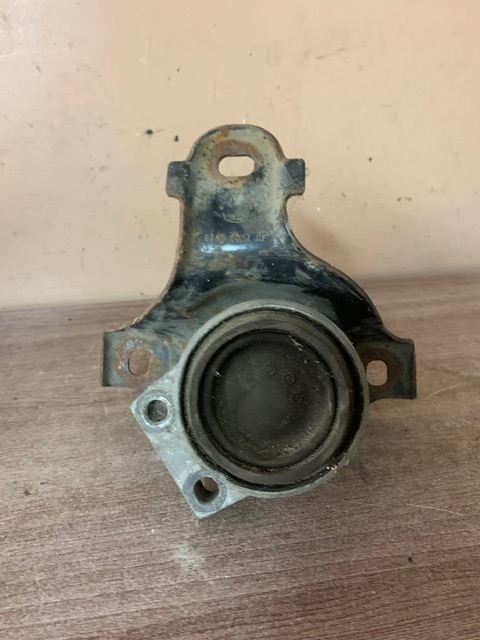 Ford FOCUS 1 Опора + кронштейн  двигателя правая для Ford Focus I 1998-2005  98AB6037DF