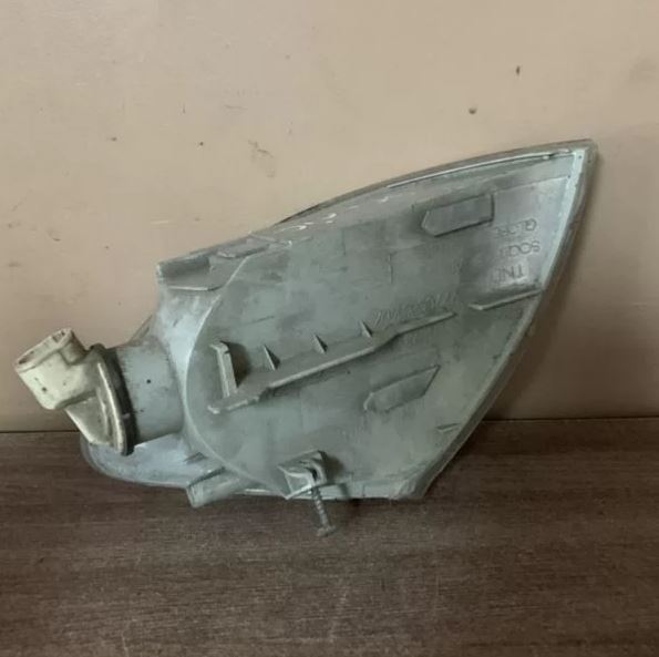 Renault Scenic 1996-1999 Указатель поворота правый белый для Renault Scenic 1996-1999. Белый. Valeo