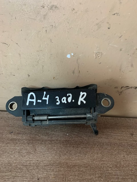Audi A4 [B5] Ручка двери задней наружная правая A6 [C4] 1994-1997;100 [C4] 1991-1994;A4 [B5] 1994-2001;A8 [4D] 1994-1998;80/90 [B4] 1991-1994 (4A0839206F) .90 [B4] 1991-1994;100 [C4] 1991-1994;A4 [B5] 1994-2001;A6 [C4] 1994-1997;A8 [4D] 1994-1998 (4A0839206F)