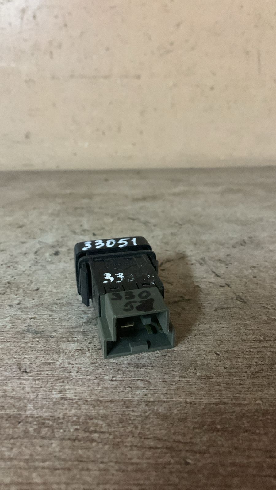 Nissan Sunny N14 Кнопка противотуманки  Nissan Sunny N14 1990-1995 2537062C00