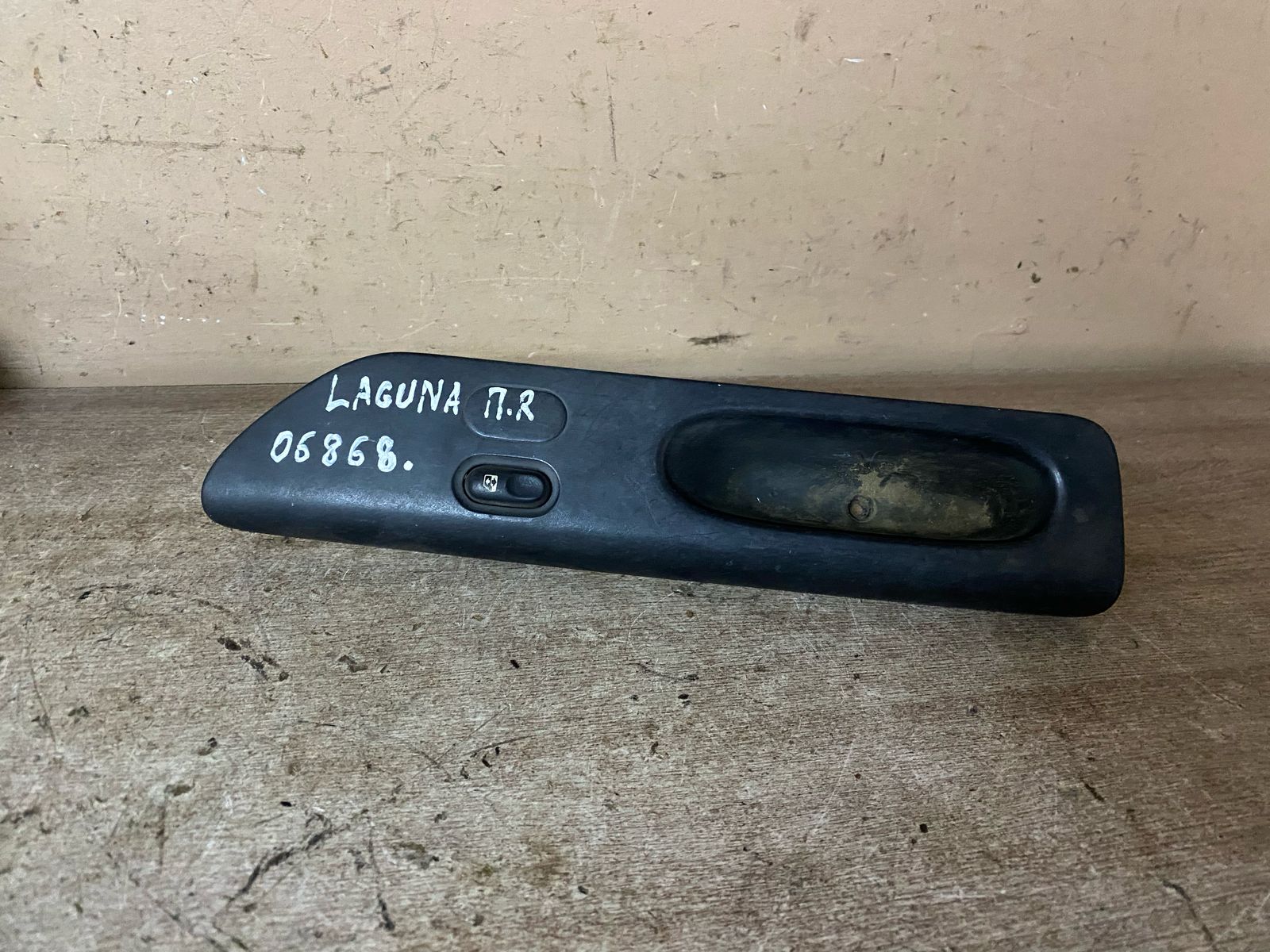 Кнопка стеклоподъемника для Renault Laguna 1994-1998 (перед правая 6 конт)