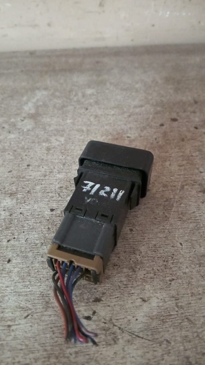 Nissan Almera N15 Кнопка омывателя фар для Nissan Almera N15 1995-2000