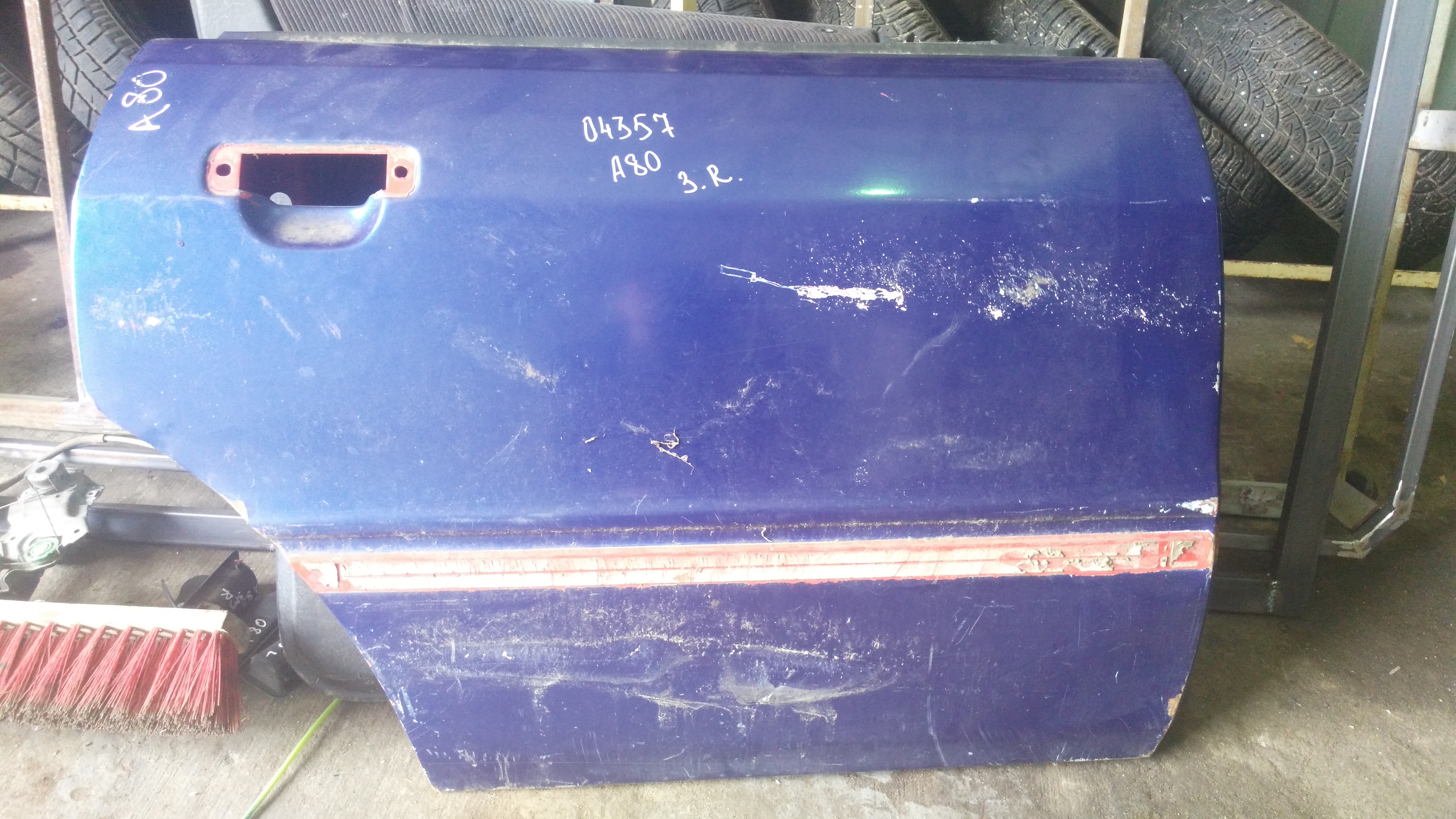 Audi 80-90 [B4] Дверь задняя правая для Audi 80/90 [B4] 1991-1994;80/90 [B3] 1986-1991 (ПЕНКА БЕЗ НИЖНЕГО МОЛДИНГА 8A0833052)