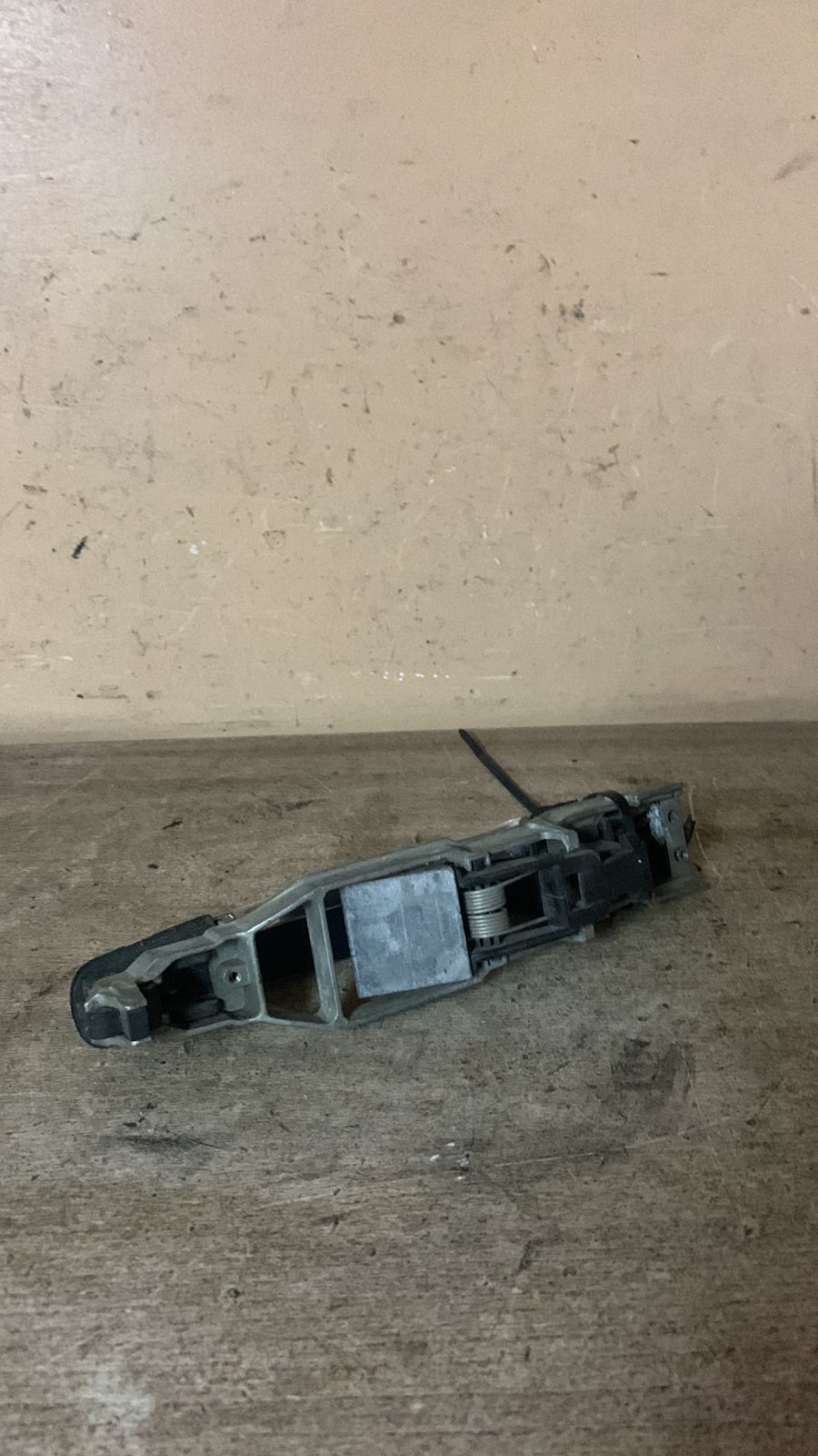 Ручка двери передней наружная правая для Mercedes Benz W202 1993-2000  2107600270