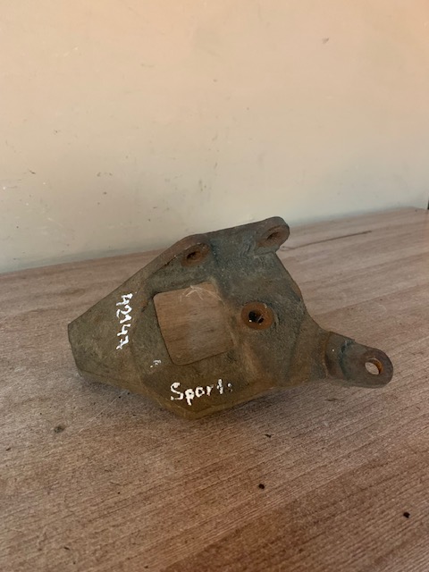Kia Sportage 1994-2004 Кронштейн гидроусилителя для Kia Sportage 1993-2006  (0K01232681A)