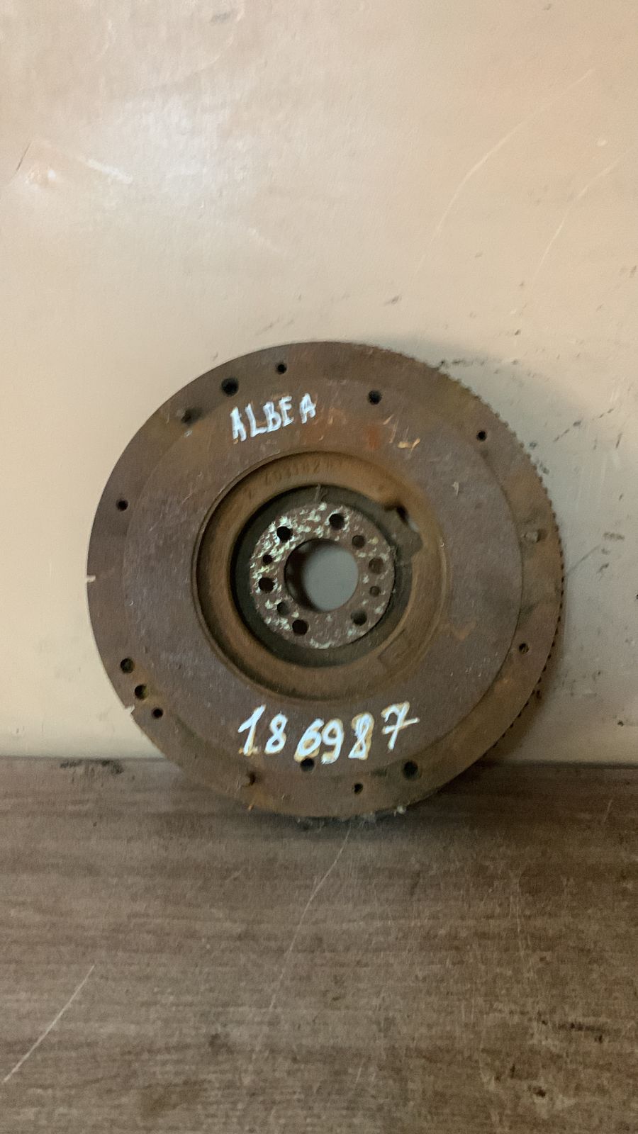 Fiat Albea Маховик для Fiat Albea 2002-2012  403182  55195302