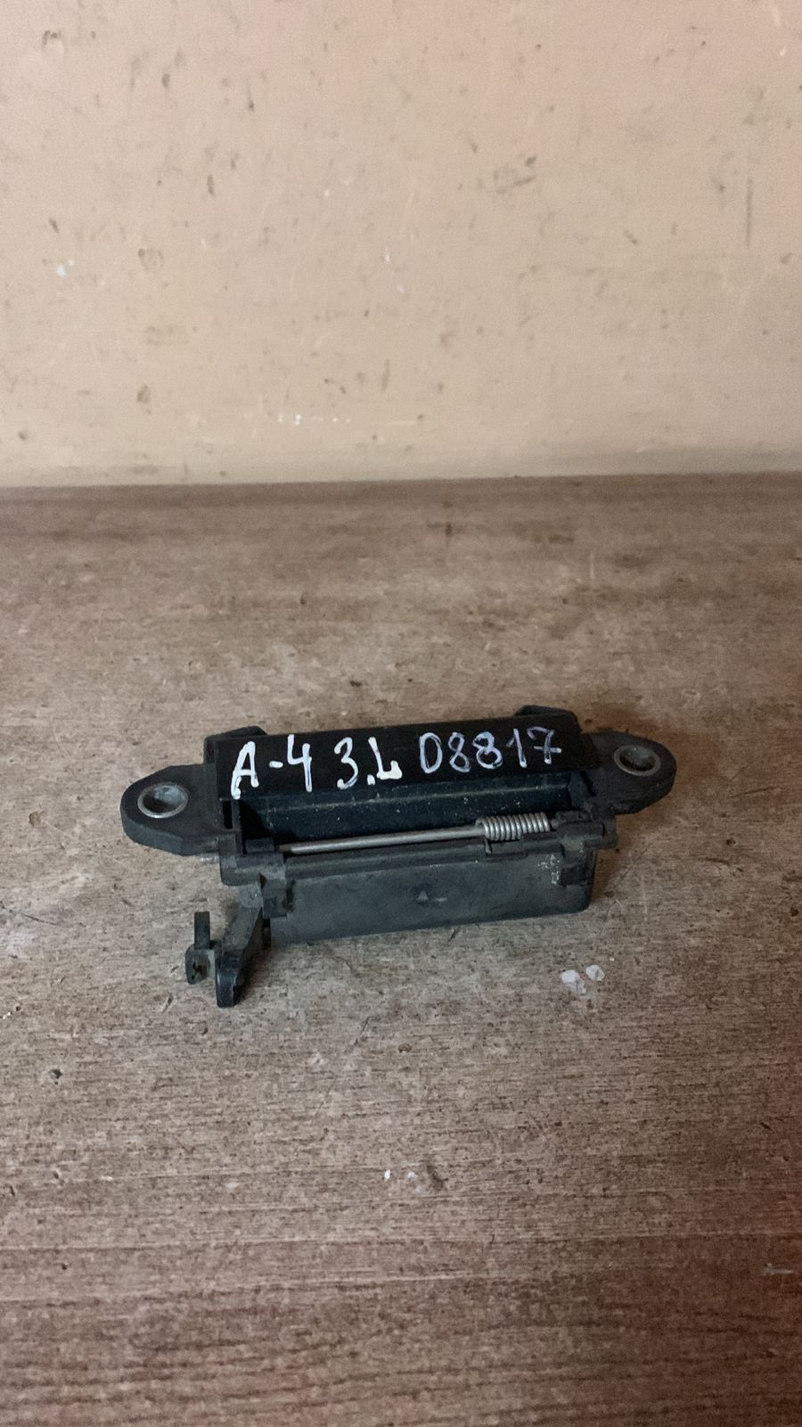 Audi A4 [B5] Ручка двери задней наружная левая 100 [C4] (1991-1994) A6 [C4] , А8, А4 В5   4A0839205F 4A0839205D