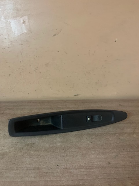 Citroen C4 2005-2011 Кнопка стеклоподъемника для Citroen C4 2005-2011  (ПЕРЕДНЯЯ ПРАВАЯ 6554HF ) с накладкой