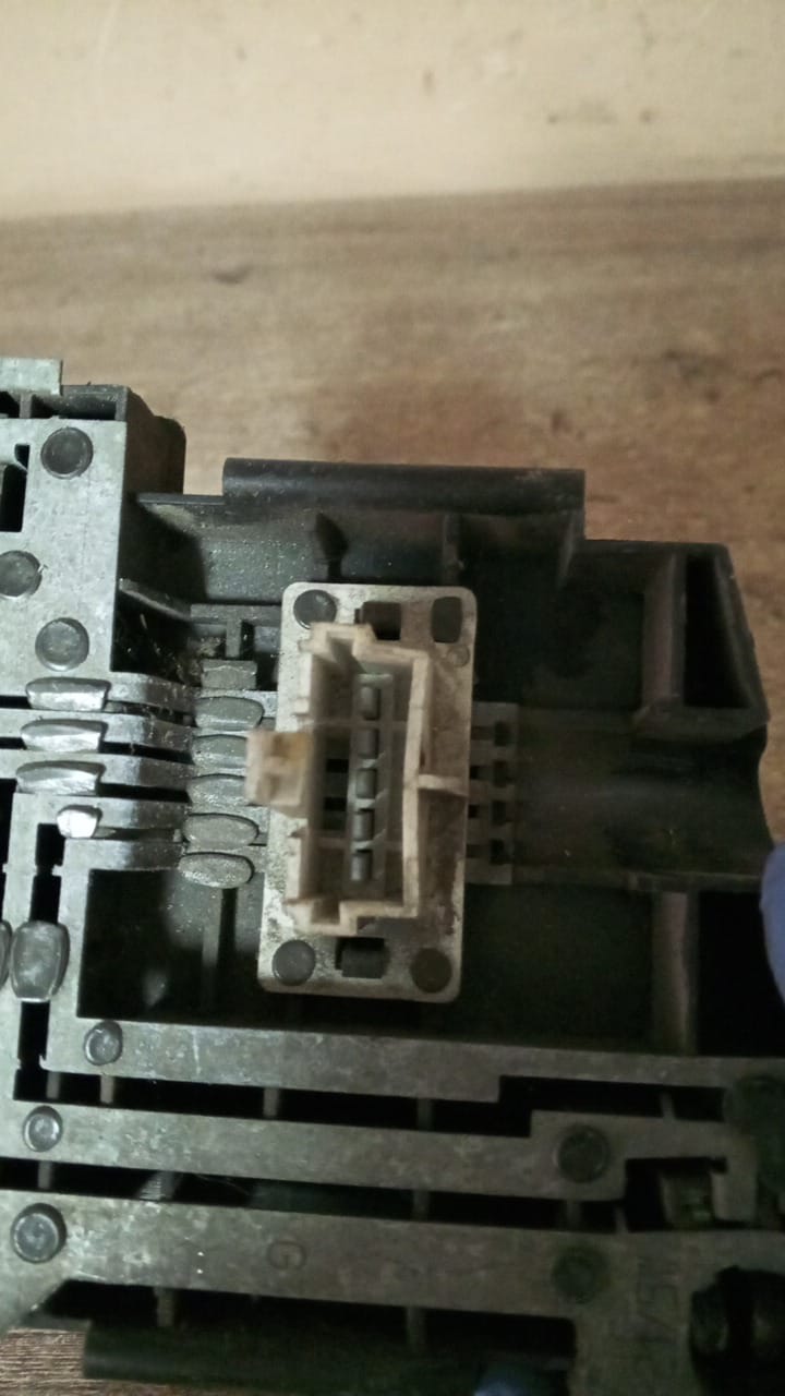 Renault R19 1992-1996 Плата заднего фонаря левого для Renault R19 1992-2002 7701036021