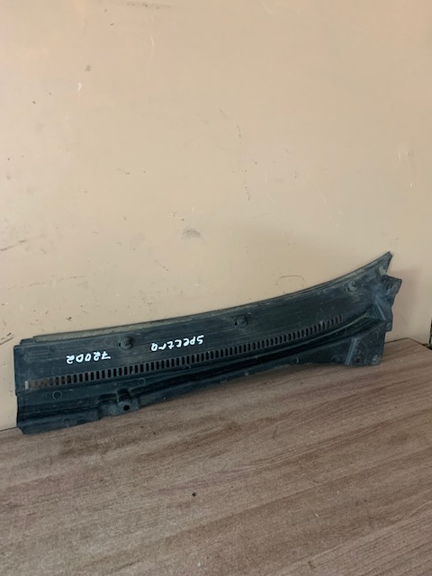 Kia Spectra Решетка стеклооч. (планка под лобовое стекло) для Kia Spectra 2001-2011 ( 0K2A150785) правая сторона