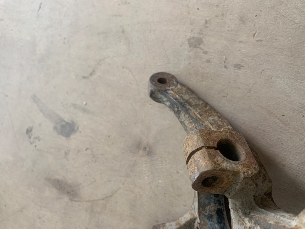 кулак поворотный правый Opel Astra G 1998-2005- 90498811