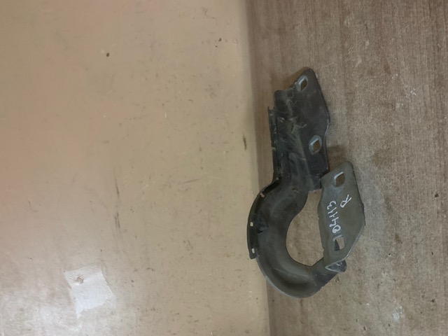 Renault Scenic 1996-1999 Петля капота правая Scenic 1996-1999;Scenic RX4 2000-2003;Scenic 1999-2003 (7700843530)