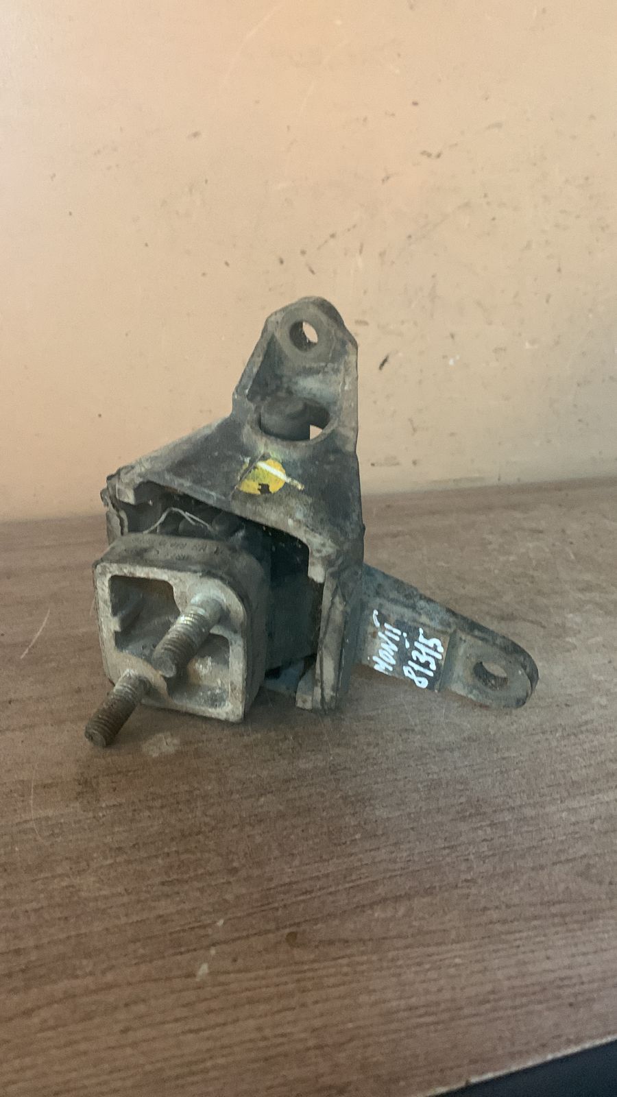 Ford Mondeo II Опора двигателя FORD MONDEO II (1996-2000) 7303747 93bb6p072ae