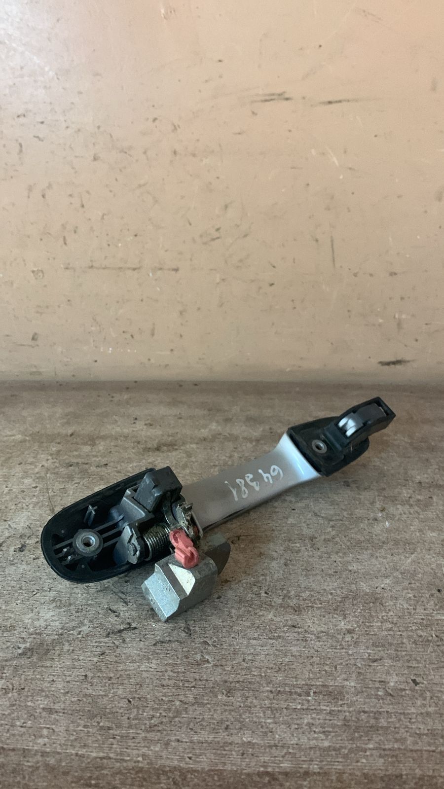 Suzuki Liana Ручка двери задней наружная правая для Suzuki Liana 2001-2007 8283054G10