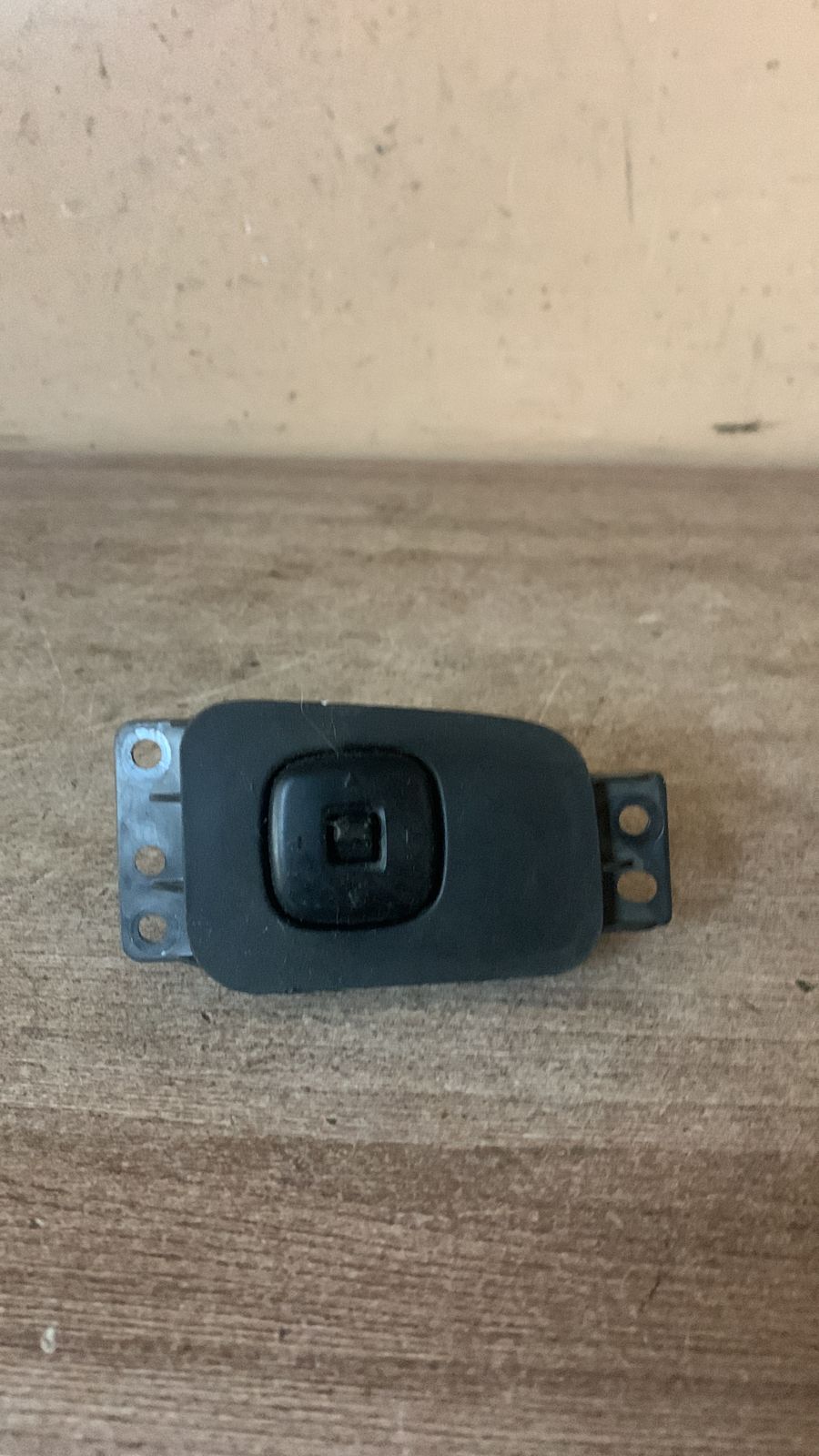 Кнопка регулировки зеркал для Mazda MPV II (LW) 1999-2006  LD4766600