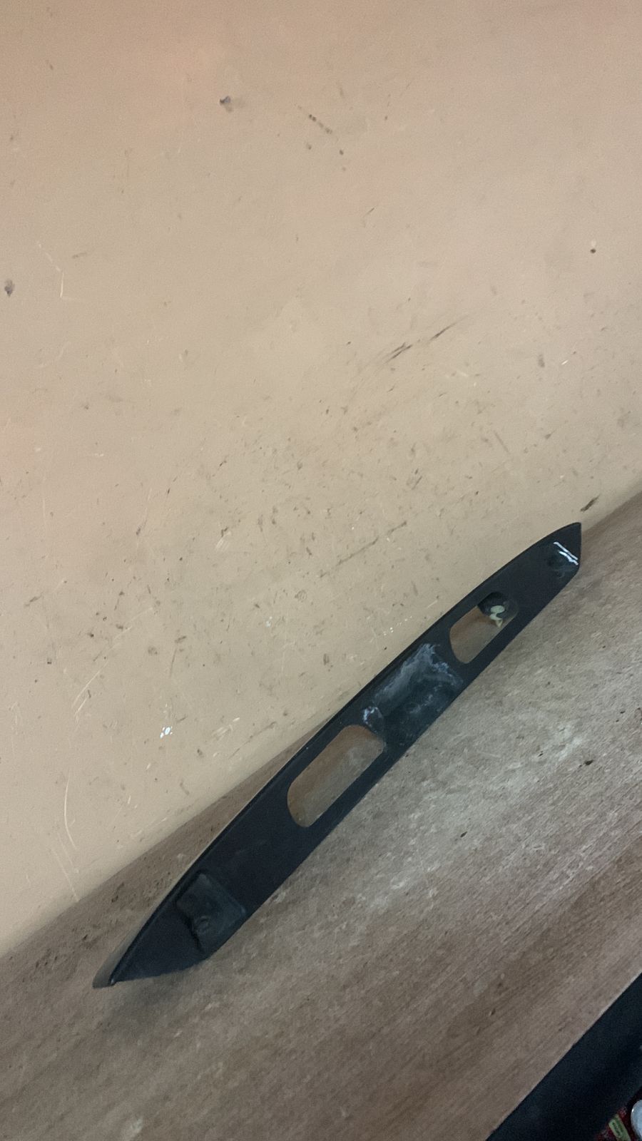 Hyundai Accent 2000- (+ ТАГАЗ) Накладка крышки багажника Accent II (+ТАГАЗ) 2000-2012 (СЕДАН ) 8737125001