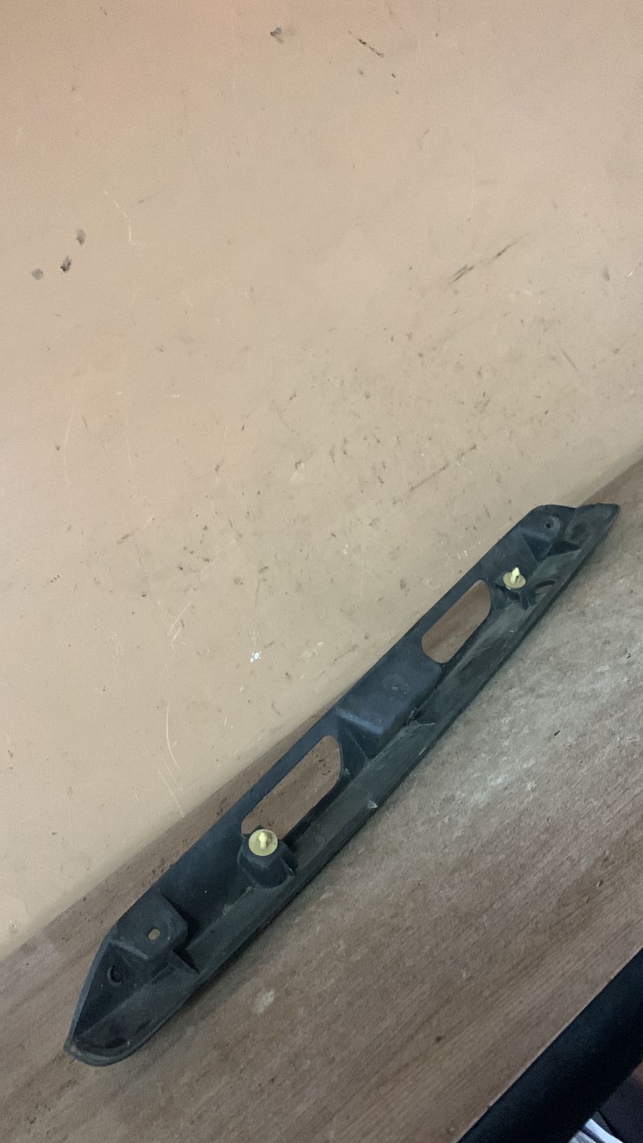 Hyundai Accent 2000- (+ ТАГАЗ) Накладка крышки багажника Accent II (+ТАГАЗ) 2000-2012 (СЕДАН ) 8737125001