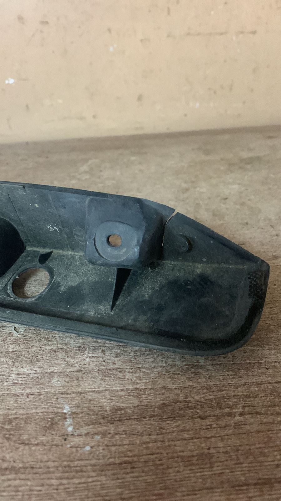 Hyundai Accent 2000- (+ ТАГАЗ) Накладка крышки багажника Accent II (+ТАГАЗ) 2000-2012 (СЕДАН ) 8737125001