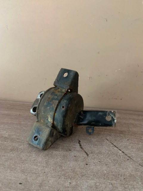 Опора КПП левая CHEVROLET AVEO (T200) (2003-2008) AVEO (T250) (200 (L3 1.4/1.6  96535505