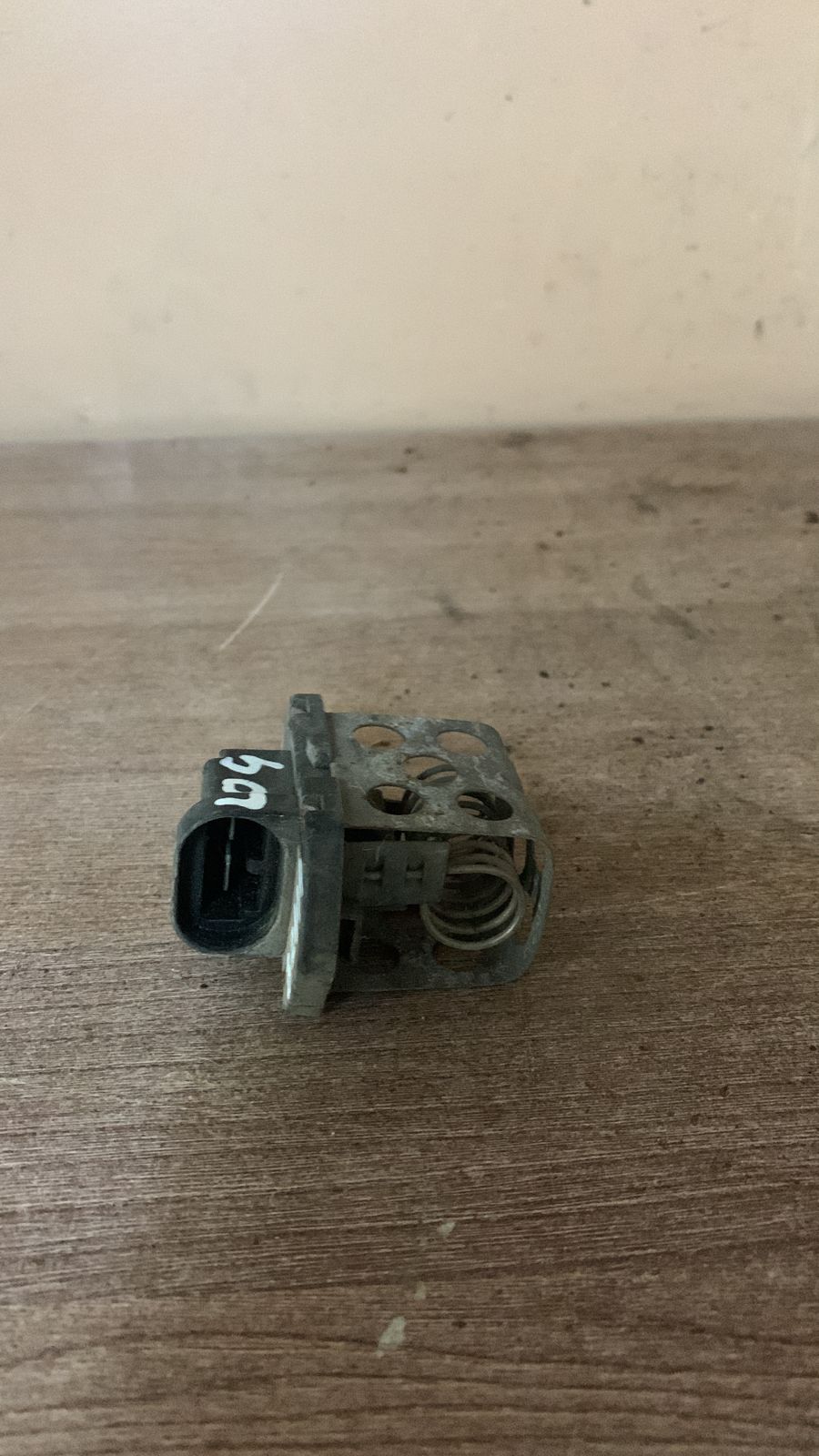 Renault Scenic 1996-1999 Резистор Clio II/Symbol 1998-2008;Megane I 1996-1999;Twingo 1993-2007;Megane II 2003-2009;Scenic RX4 2000-2003;Megane I 1999-2004;Scenic II 2003-2009;Scenic 1996-1999;Scenic 1999-2003;Symbol II 2008-2012 (ВЕНТИЛЯТОРА РАДИАТОРА )