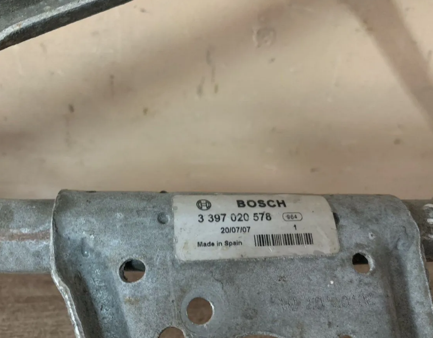 Peugeot 206 Трапеция стеклоочистителей Peugeot 206 1998-2012 (3397020578 6401F9)