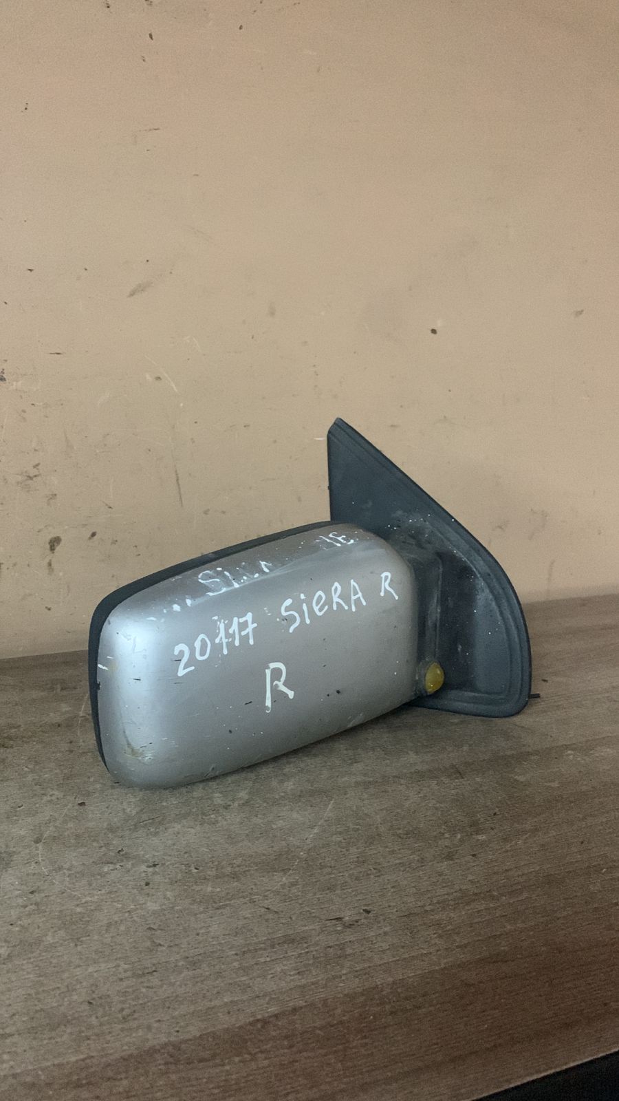 Ford Sierra Зеркало правое механическое для Ford Sierra 1987-1993 83BB17682KB 6500343 6167535