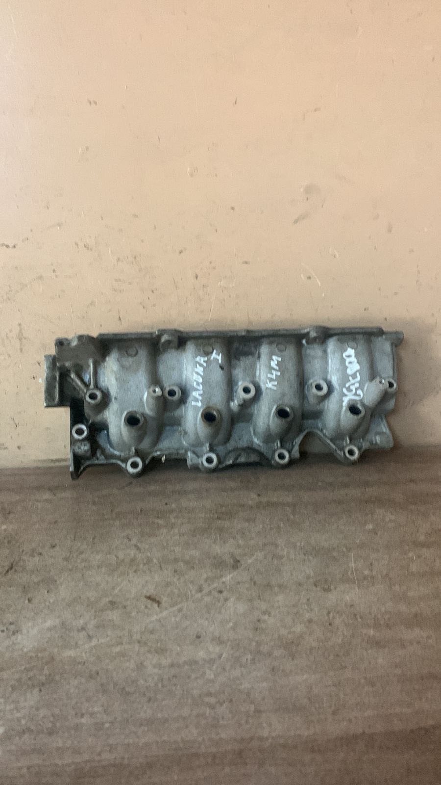 Renault Laguna 1994-1999 Коллектор впускной Megane II 2003-2009;Megane I 1999-2004;Laguna 1998-2001;Scenic II 2003-2009;Scenic 1999-2003;Laguna II 2001-2008;Clio III 2005-2012;Laguna III 2008-2015;Modus 2004-2012;Fluence 2010-2017 (БЕНЗИН / СИЛУМИН 8200329496)