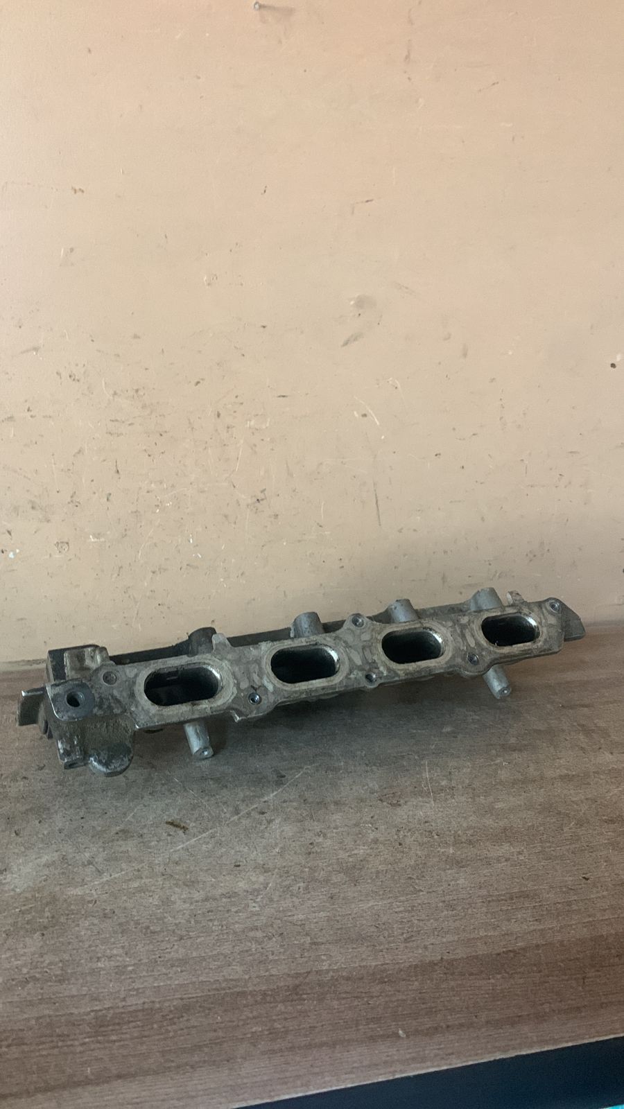 Renault Laguna 1994-1999 Коллектор впускной Megane II 2003-2009;Megane I 1999-2004;Laguna 1998-2001;Scenic II 2003-2009;Scenic 1999-2003;Laguna II 2001-2008;Clio III 2005-2012;Laguna III 2008-2015;Modus 2004-2012;Fluence 2010-2017 (БЕНЗИН / СИЛУМИН 8200329496)