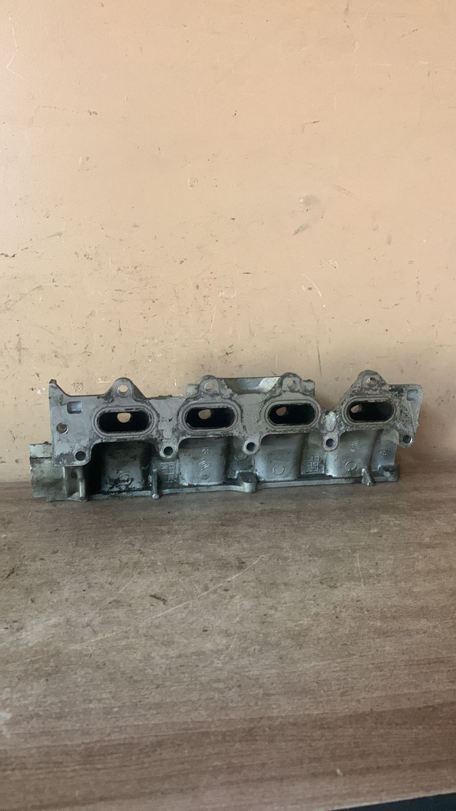 Renault Laguna 1994-1999 Коллектор впускной Megane II 2003-2009;Megane I 1999-2004;Laguna 1998-2001;Scenic II 2003-2009;Scenic 1999-2003;Laguna II 2001-2008;Clio III 2005-2012;Laguna III 2008-2015;Modus 2004-2012;Fluence 2010-2017 (БЕНЗИН / СИЛУМИН 8200329496)