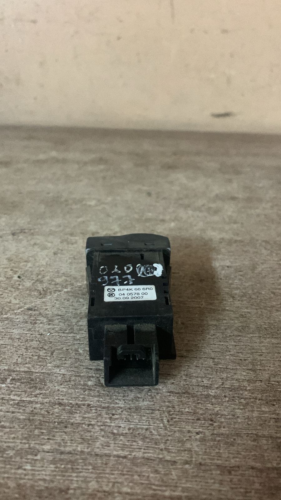 Mazda Mazda 3 (BK) Кнопка освещения панели приборов Mazda 3 (BK) 2002-2009 (BP4K666RO)