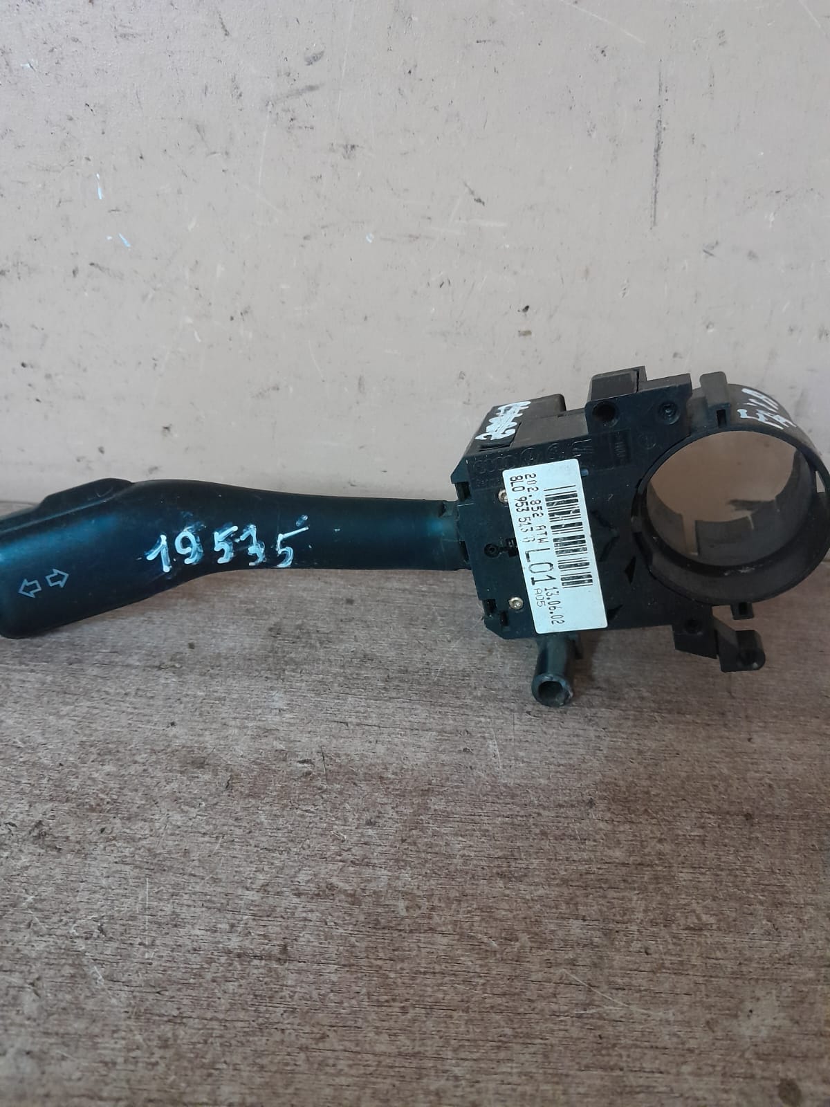 Skoda Octavia (A4 1U-) Переключатель поворотов подрулевой Octavia (A4 1U-) 2000-2011? Passat [B5] 1996-2000;A2 [8Z0] 2000-2005;A3 (8L1) 1996-2003;A4 [B5] 1994-2001;TT(8N) 1998-2006;;Leon (1M1) 1999-2006;Toledo II 1999-2006;Octavia 1997-2000