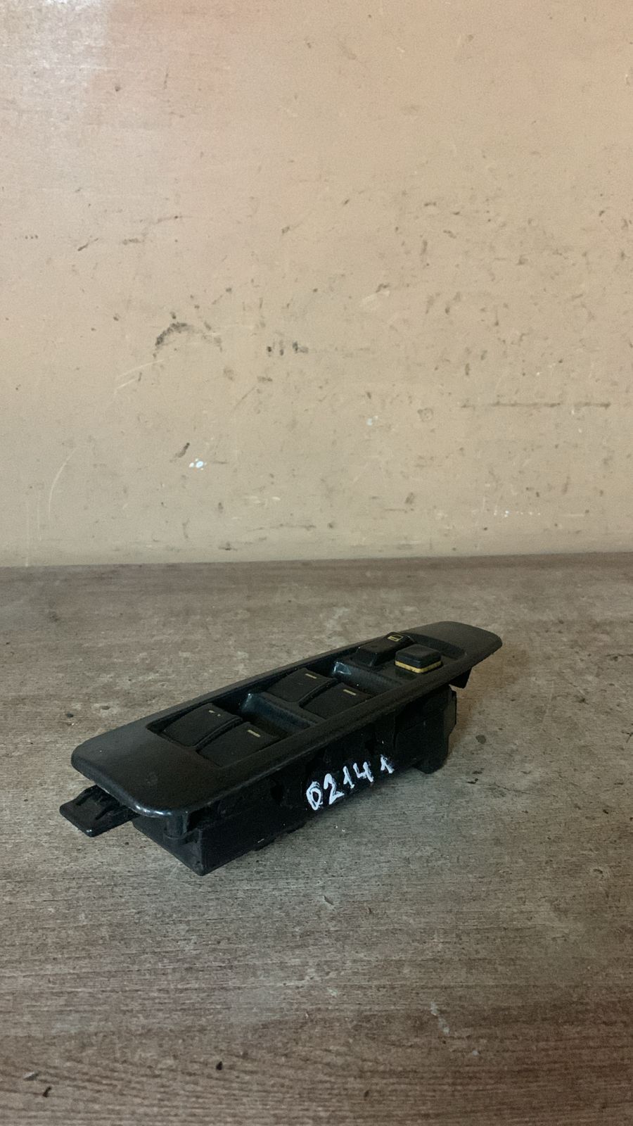 Geely MK 2008-2015 Блок управления стеклоподъемниками MK Cross 2011>;MK 2008-2015 (С НАКЛАДКОЙ  ) передний левый 101700253900694