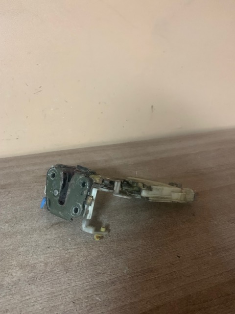 Nissan Almera N15 Замок двери передней левой для Nissan Almera N15 1995-2000   8050379974 8055389918 с активатором