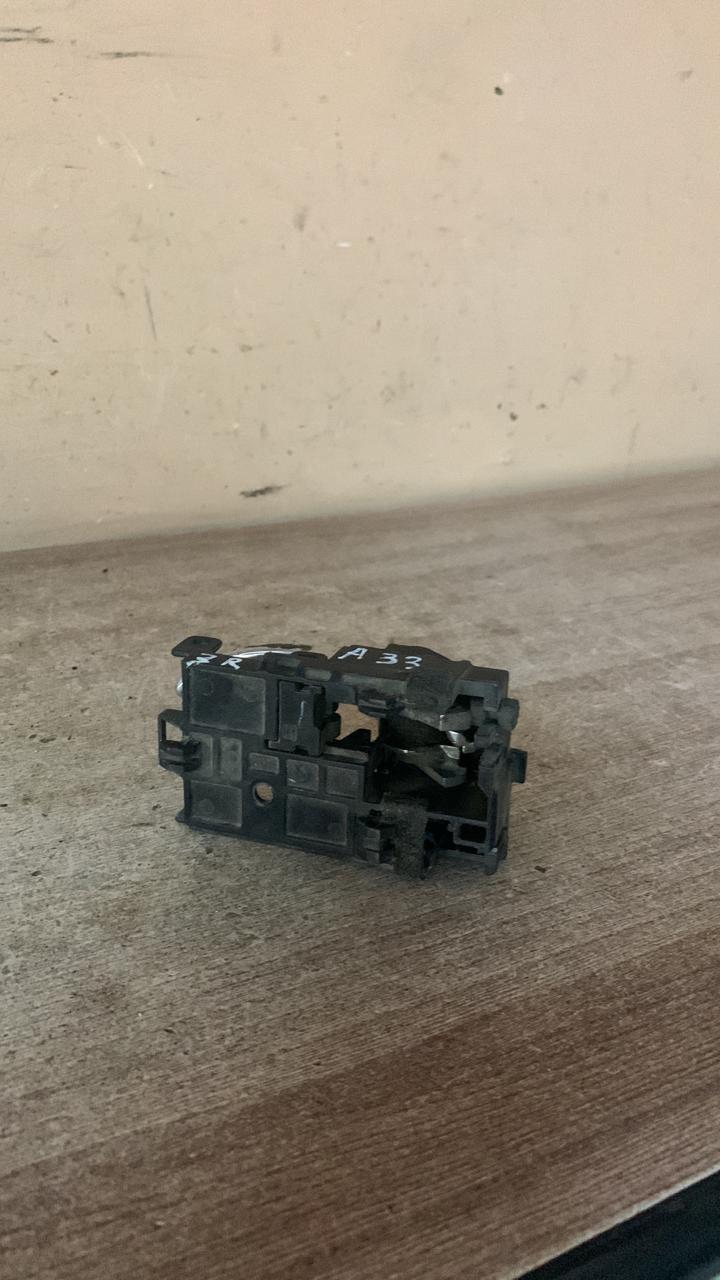 Nissan Maxima CA33 Ручка двери задней внутренняя правая для Nissan Maxima (A33) 2000-2005  806702Y960