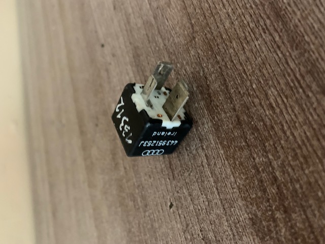 Audi 80-90 B3 Реле AUDI 443951253J №213