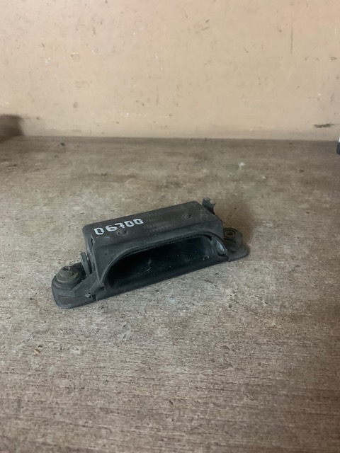 Audi 80-90 [B4] Ручка двери задней наружная правая для Audi 80/90 [B3] 1986-1991  893839206