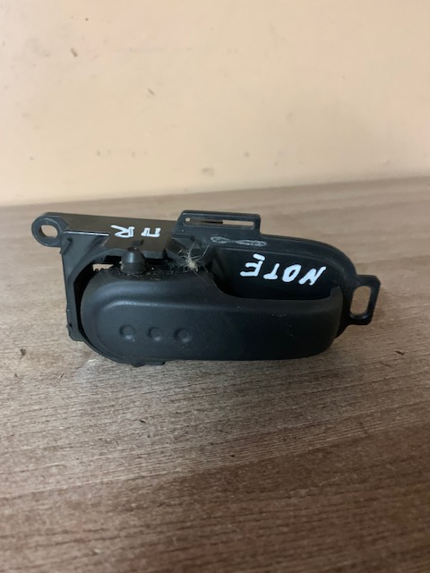 Nissan Note (E11) Ручка двери внутренняя правая Note (E11) 2006-2013;Micra (K12E) 2002-2010 ()  80670AX603