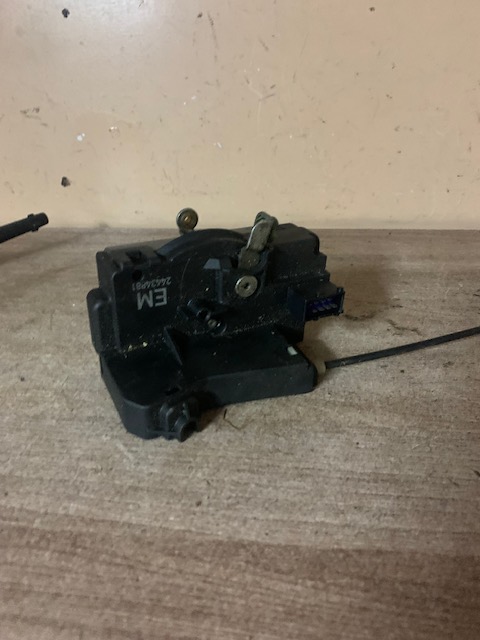 Замок двери передней правой OPEL  Meriva 2003-2010; Corsa C 2000-2006 (ПРАВЫЙ РУЛЬ 0133105 24434881 8-ми конт)