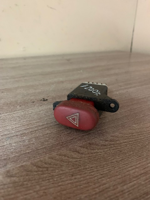 Renault Laguna 1994-1999 Кнопка аварийной сигнализации Laguna 1994-1998 ( 7700822955)