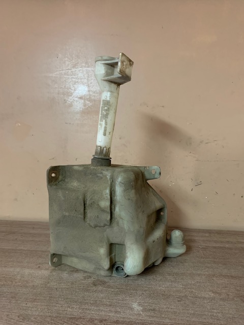 Mazda 626 (GE) Бачок омывателя Mazda 626 GE 1996    860141214