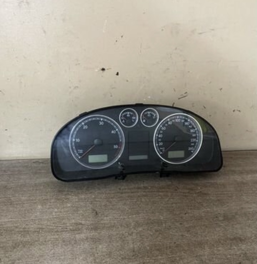 Volkswagen Passat B5 2000-2005 Панель приборов Passat [B5] 2000-2005 (3B0920807)