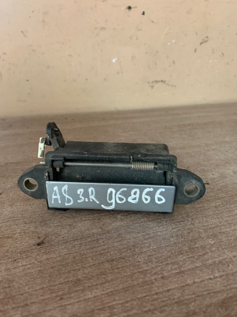 Audi A4 [B5] Ручка двери задней наружная правая  A6 [C4] 1994-1997;100 [C4] 1991-1994;A4 [B5] 1994-2001;A8 [4D] 1994-1998;80/90 [B4] 1991-1994 A8 [4D] 1994-1998 (4A0839206F)