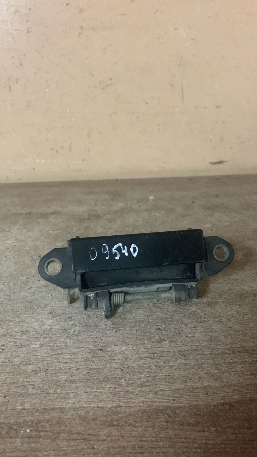 Ручка двери задней наружная левая  Audi 80/90 [B3] (1986-1991) 893839207 893839205A