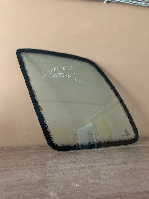 Kia Sportage 1994-2004 Стекло кузовное глухое левое Sportage 1993-2006 (ЦАРАПИНЫ КОРОТКАЯ БАЗА 0K08B63951)