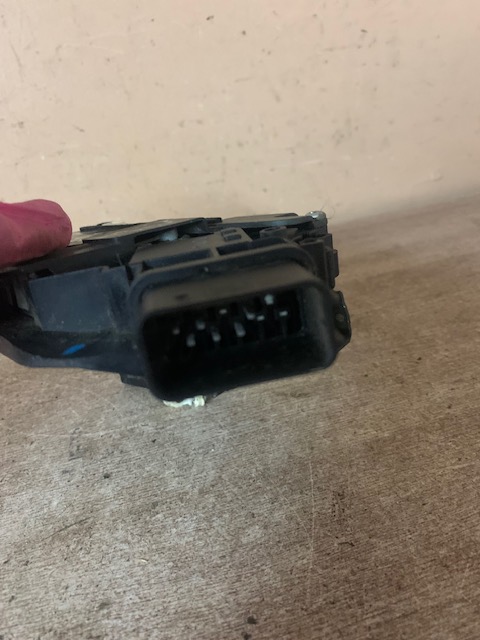 Mazda Mazda 3 (BK) Замок двери задней правой MAZDA 3 (BK) (2002-2009)  СЕДАН