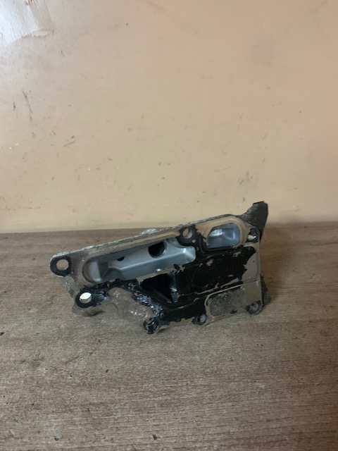 Nissan Note (E11) Корпус термостата Note (E11) 2006-2013 (11060BC20B)